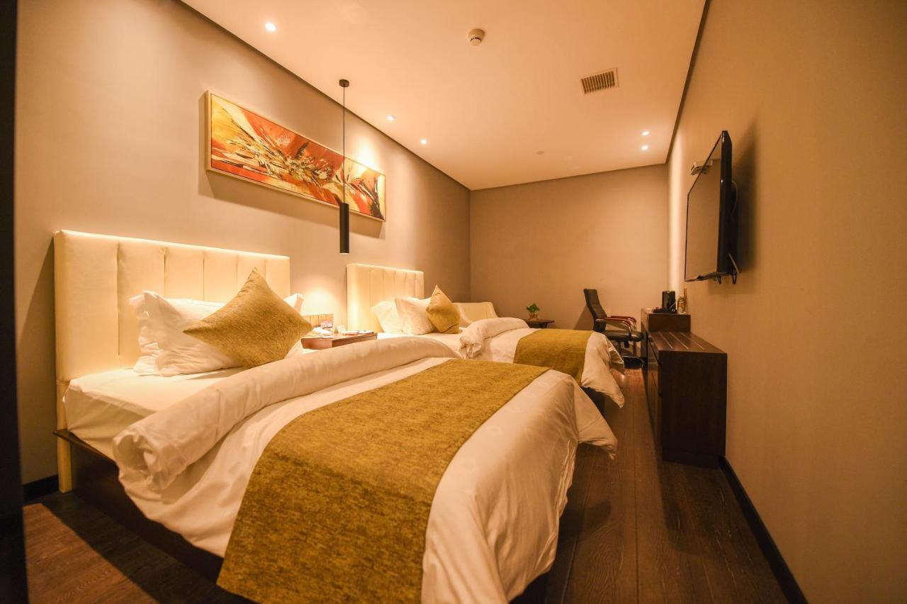 Metropolo,Shanghai,Hongqiao Airport,Wuzhong Road Zewnętrze zdjęcie