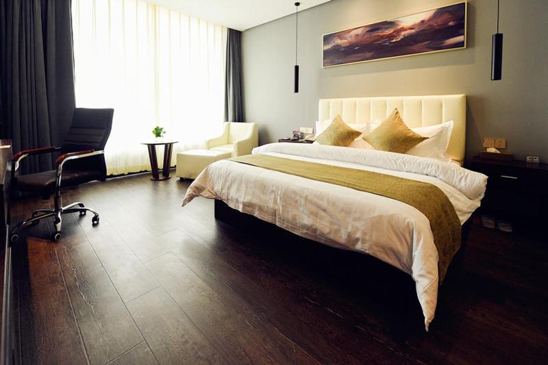 Metropolo,Shanghai,Hongqiao Airport,Wuzhong Road Zewnętrze zdjęcie