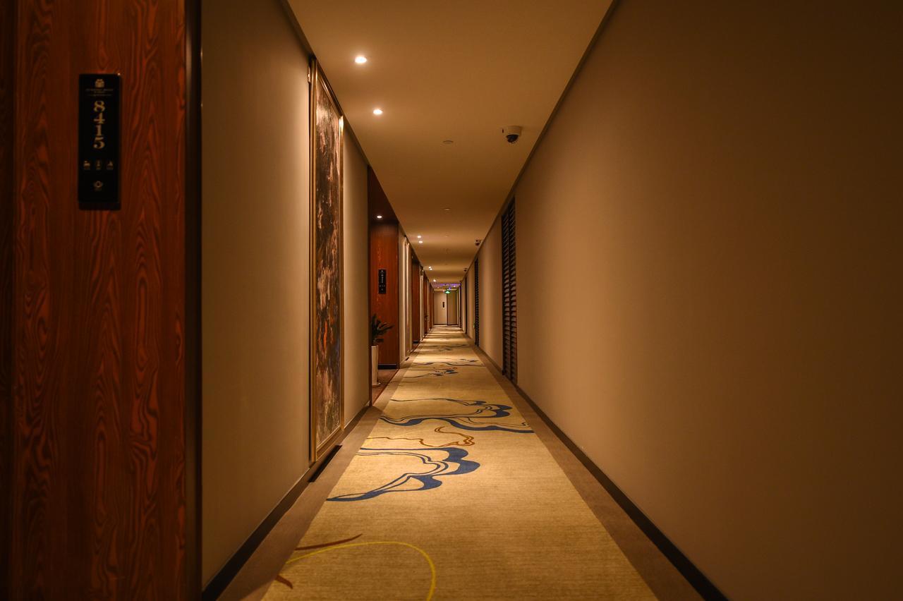 Metropolo,Shanghai,Hongqiao Airport,Wuzhong Road Zewnętrze zdjęcie